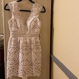 Monique Lhuillier Ivory Lace Mini Dress